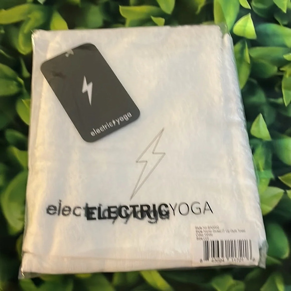 Electric YOGA
Sweat It Up Gym Towel - Picture 3 of 5